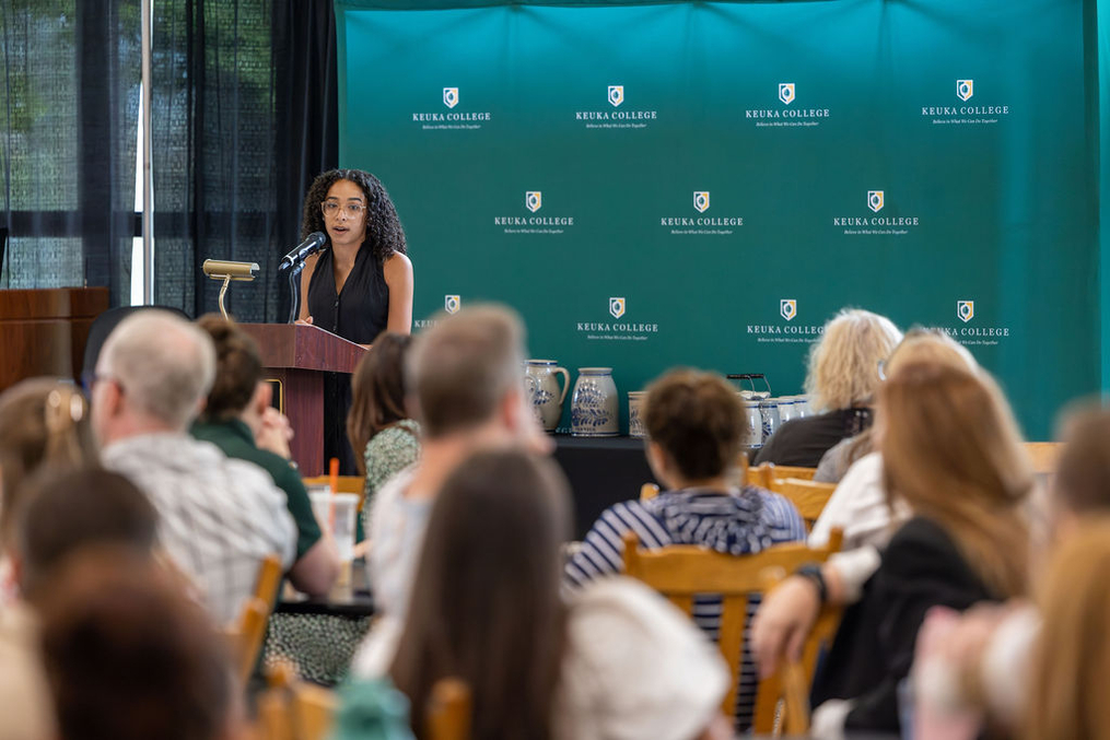 Student Senate President Jasmine Downs ’26 thanked faculty and staff for their support and encouragement of students.